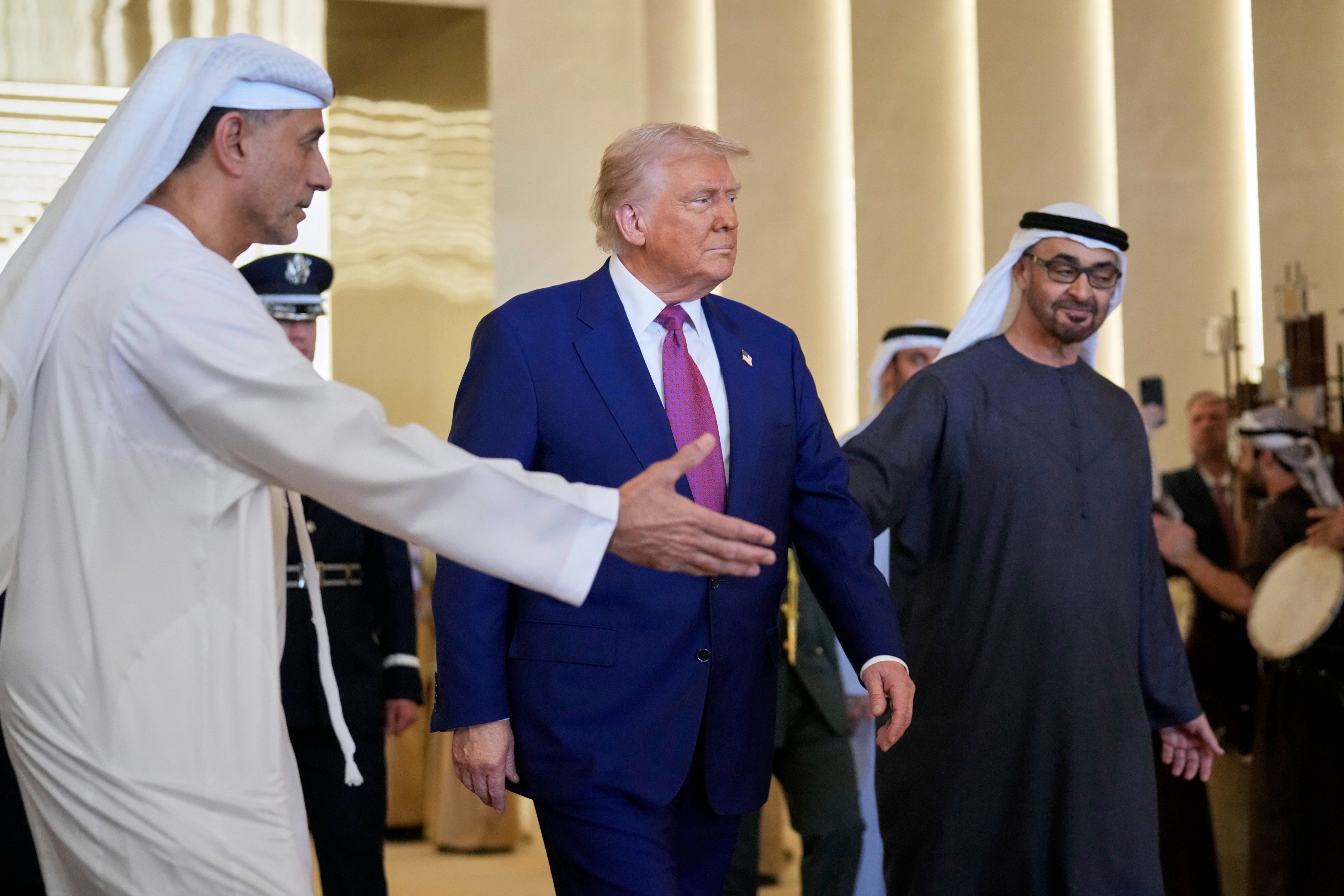 ترامب يصل إلى أبوظبي